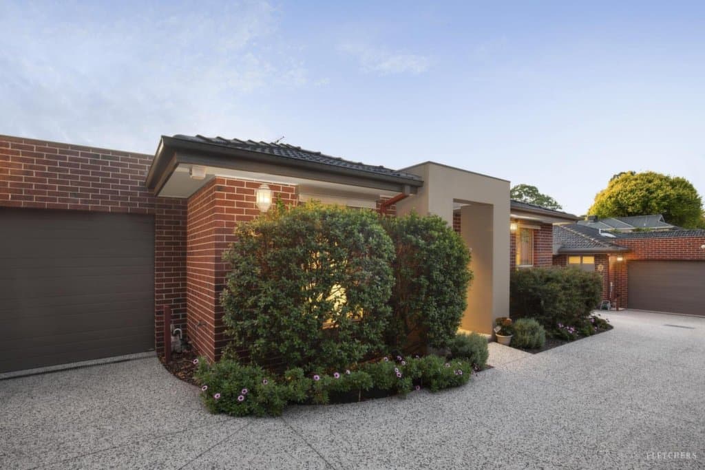 2/15 Tyrrell Avenue, Blackburn - Image 1