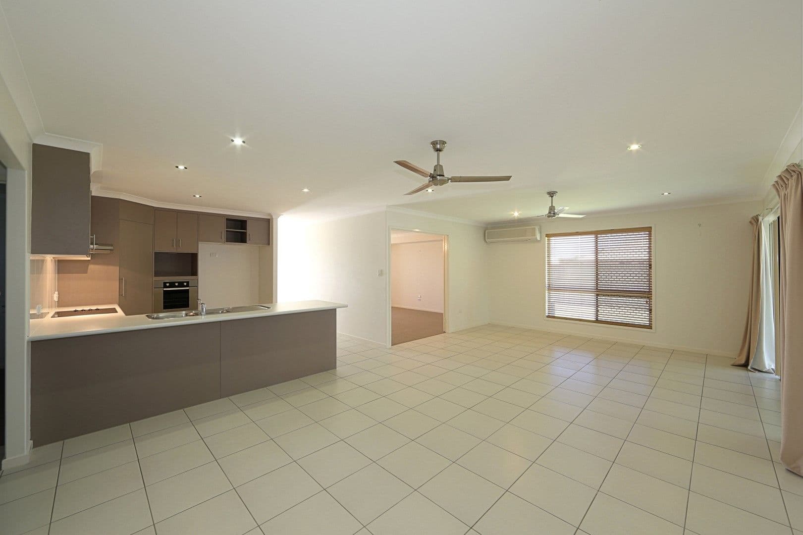 10 Sanctuary Drive, ASHFIELD QLD 4670, Ashfield - Thumbnail 2
