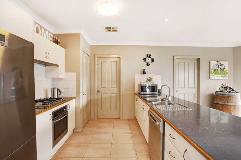 4 Amber Grove, BOLWARRA HEIGHTS NSW 2320, Bolwarra Heights - Thumbnail 4