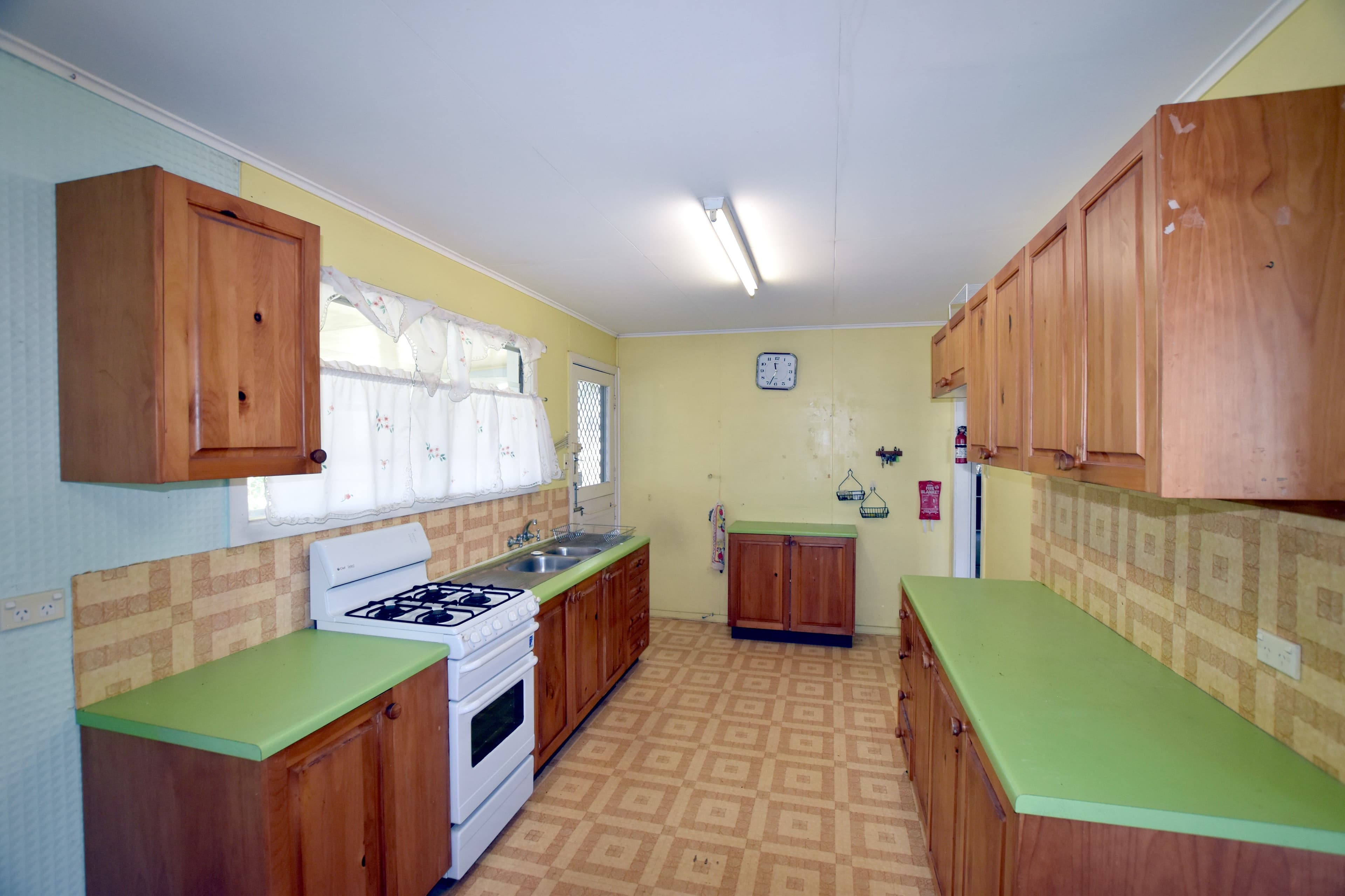 6 Pershouse Street, Barney Point QLD 4680, Barney Point - Thumbnail 3