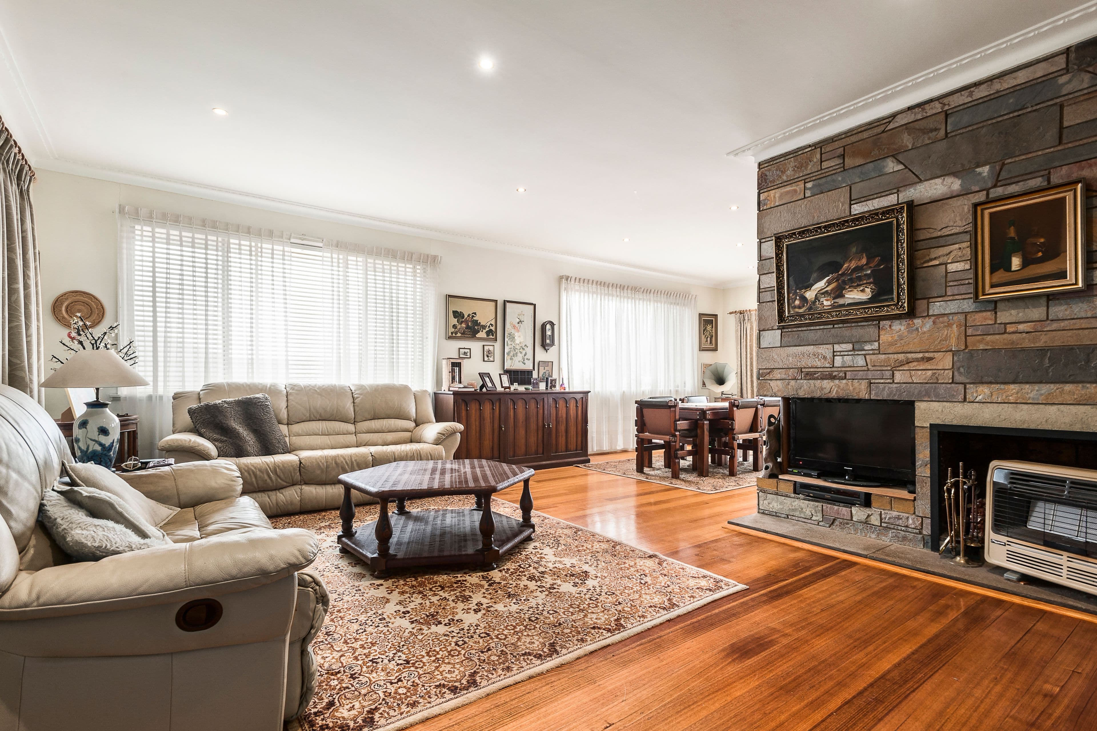 42 Avonhurst Drive, Glen Waverley VIC 3150, Glen Waverley - Thumbnail 2