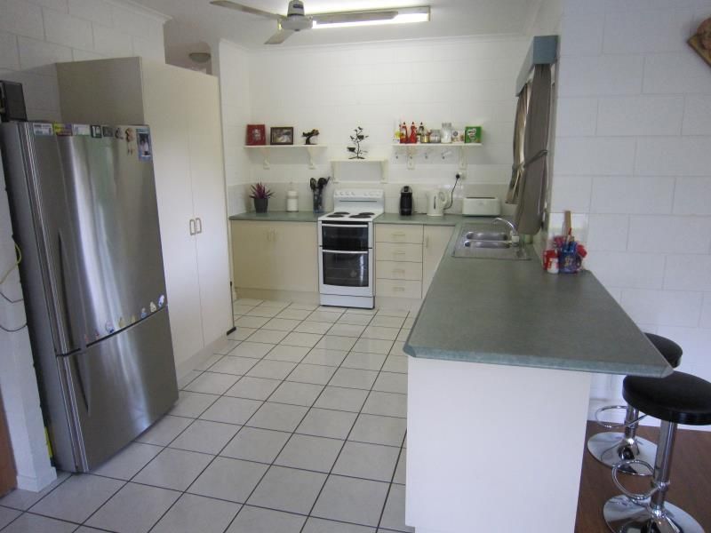 238 Robert Road, BENTLEY PARK QLD 4869, Bentley Park - Thumbnail 3
