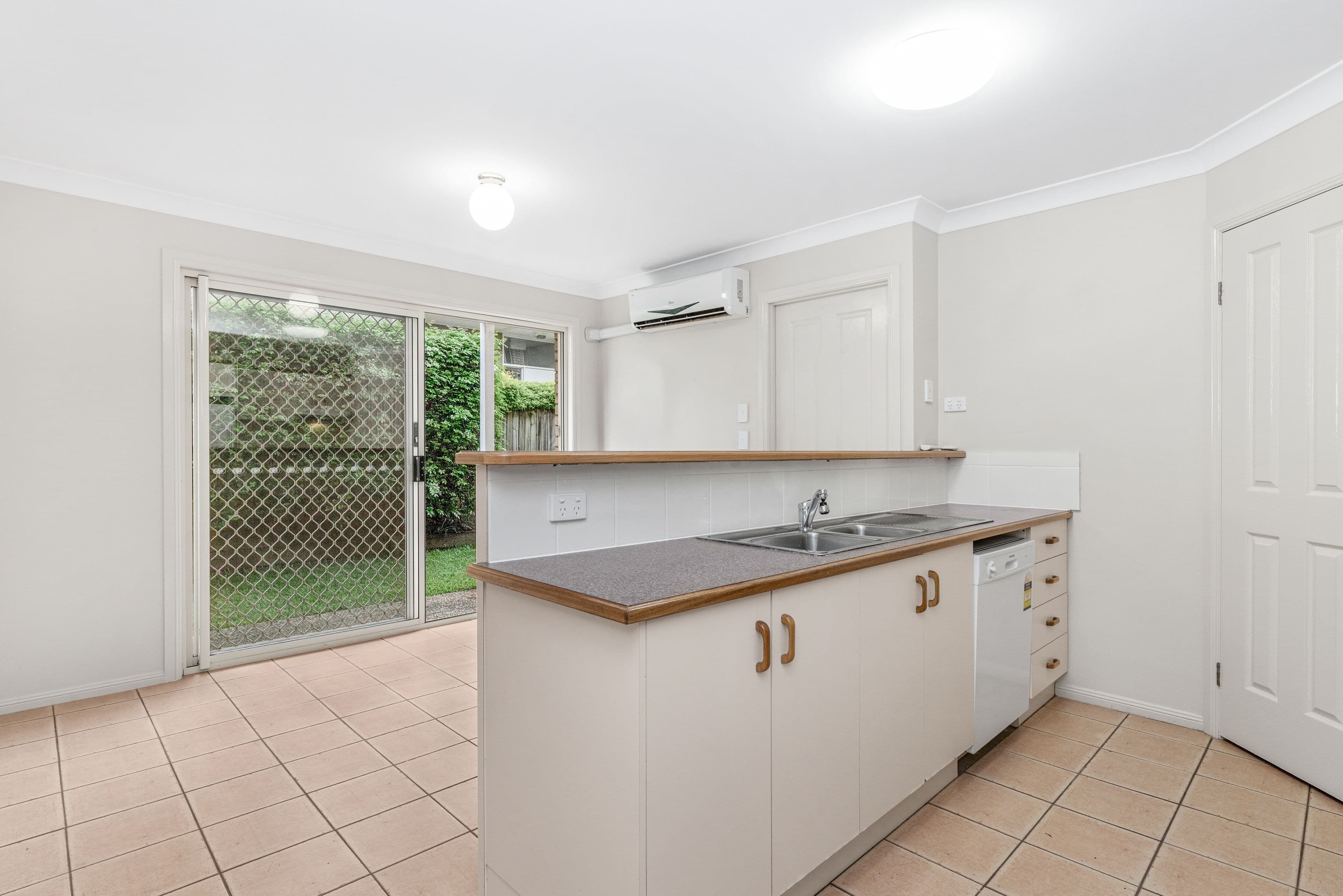 14 School Road, Stafford QLD 4053, Stafford - Thumbnail 7