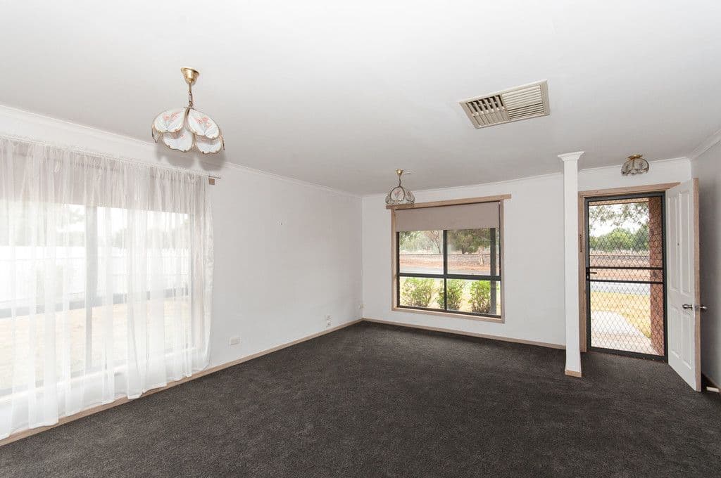2 Orr Street, Yarrawonga VIC 3730, Yarrawonga - Thumbnail 2