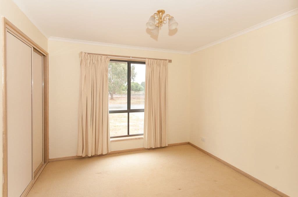 2 Orr Street, Yarrawonga VIC 3730, Yarrawonga - Thumbnail 3