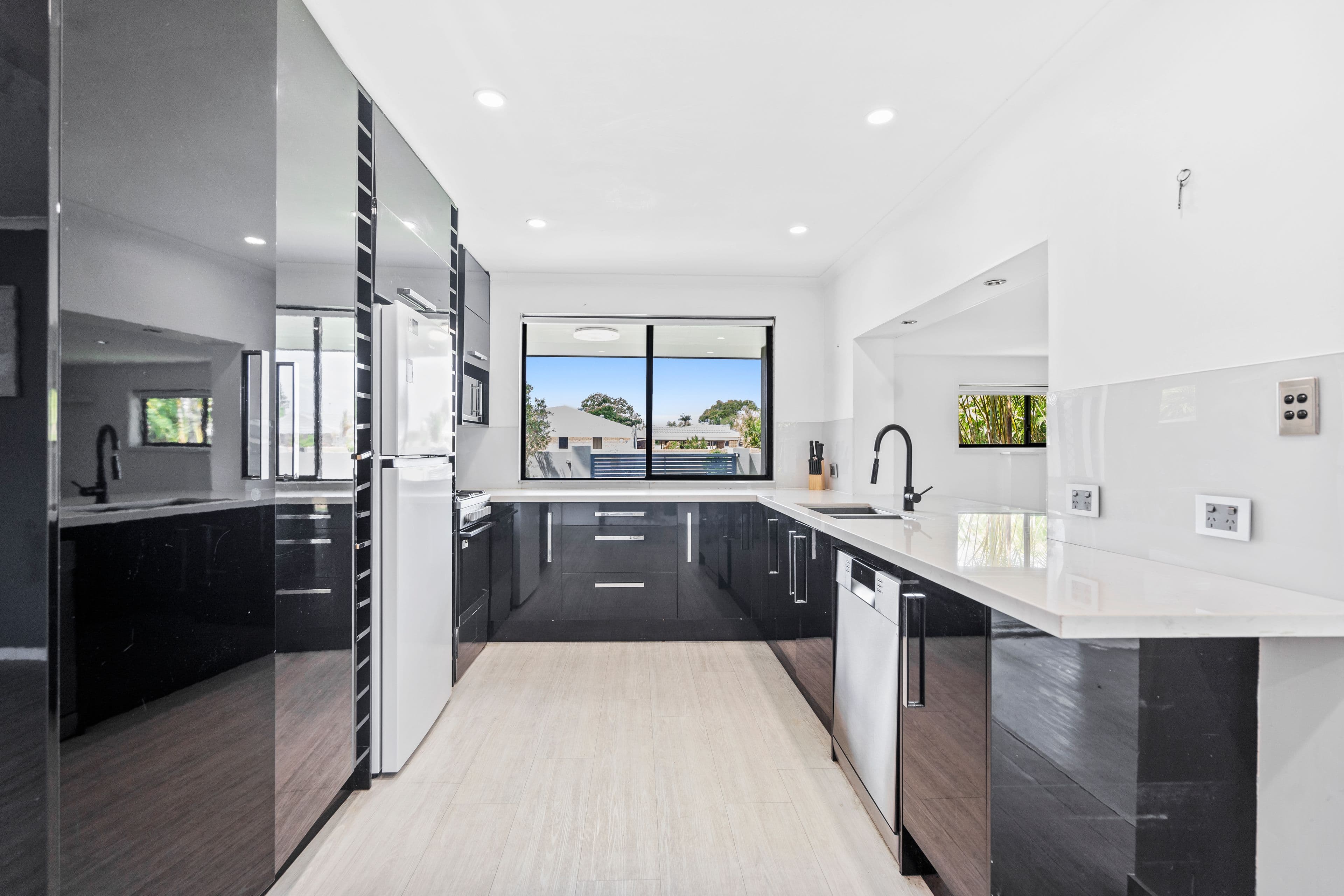 19 Tekapo Street, Broadbeach Waters QLD 4218, Broadbeach Waters - Thumbnail 2