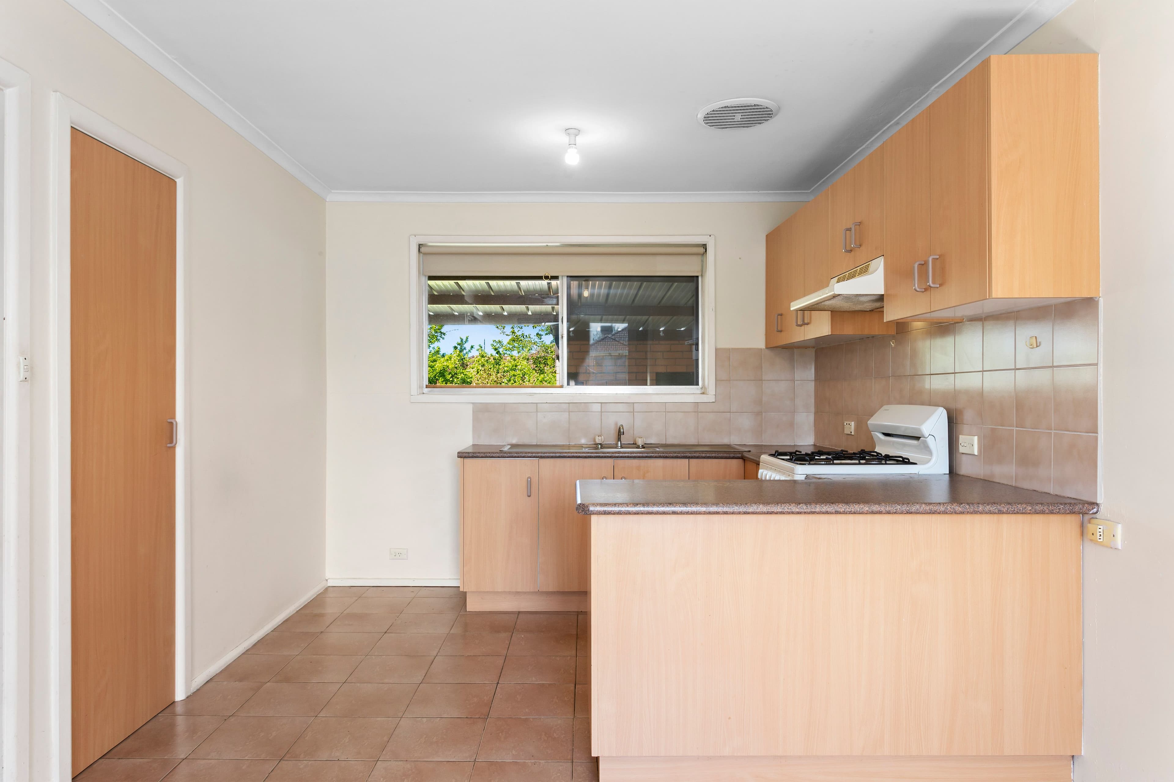 96 Darebin Drive, Thomastown VIC 3074, Thomastown - Thumbnail 2