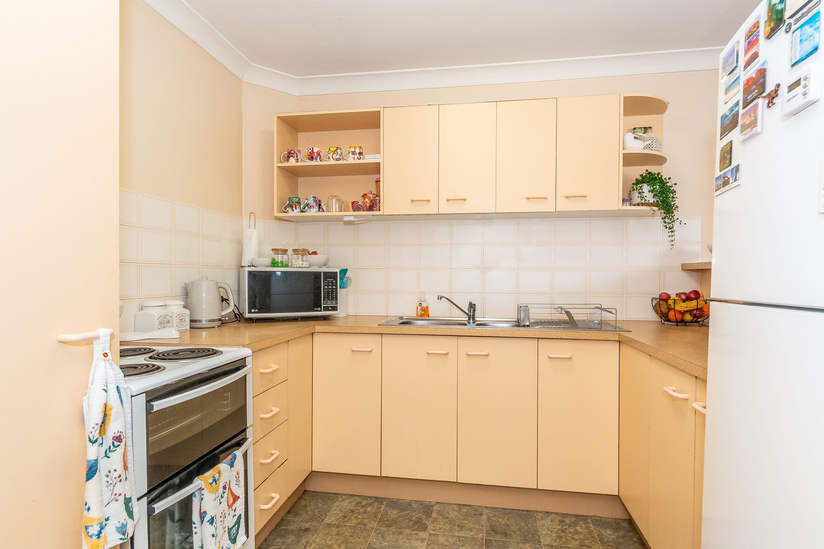 7 Shields Street, Redcliffe QLD 4020, Redcliffe - Thumbnail 2