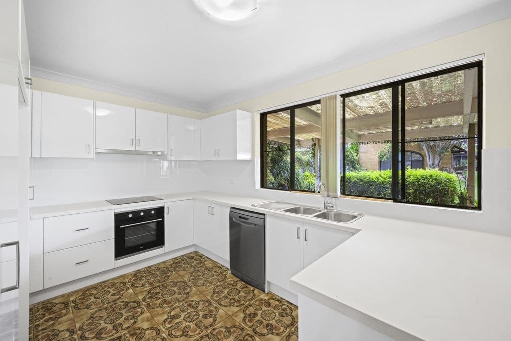 32 Carnation Avenue, Casula - Thumbnail 3