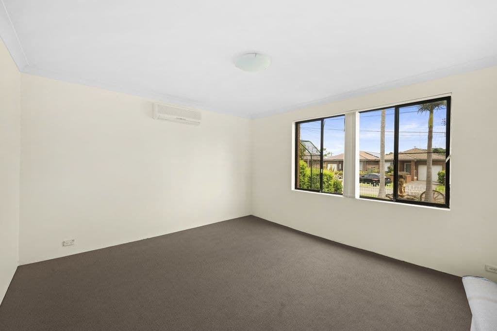 32 Carnation Avenue, Casula - Thumbnail 5