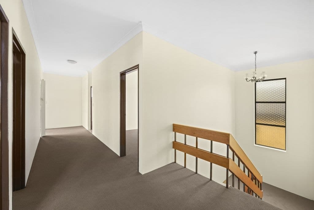 32 Carnation Avenue, Casula - Thumbnail 6