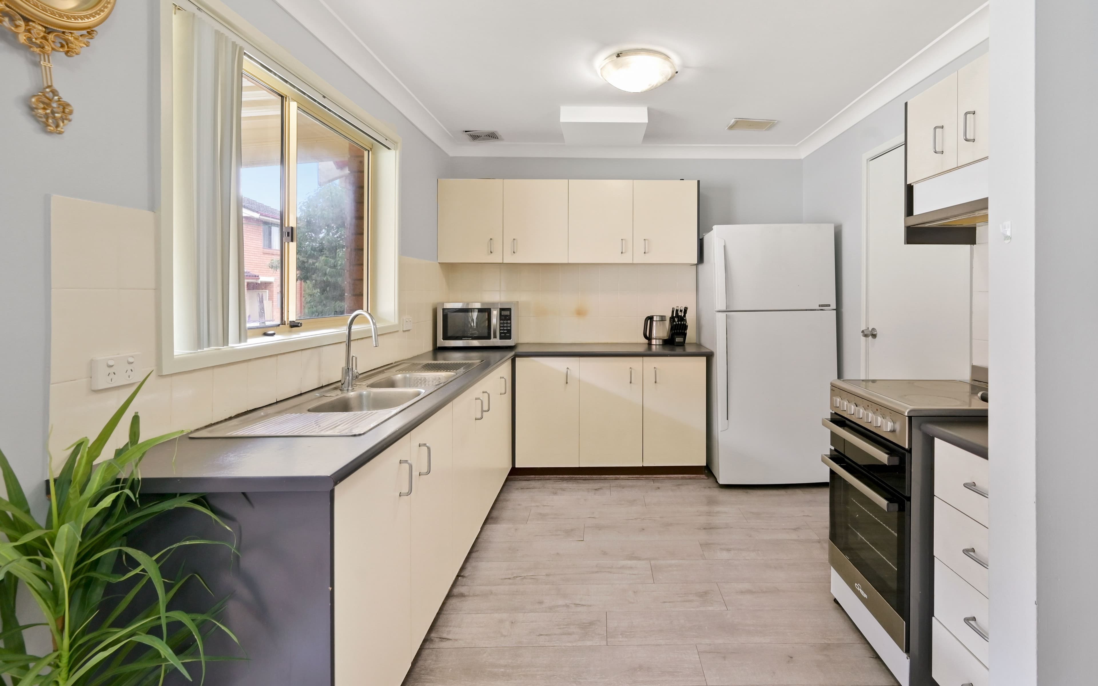 63 Canterbury Road, Glenfield NSW 2167, Glenfield - Thumbnail 4