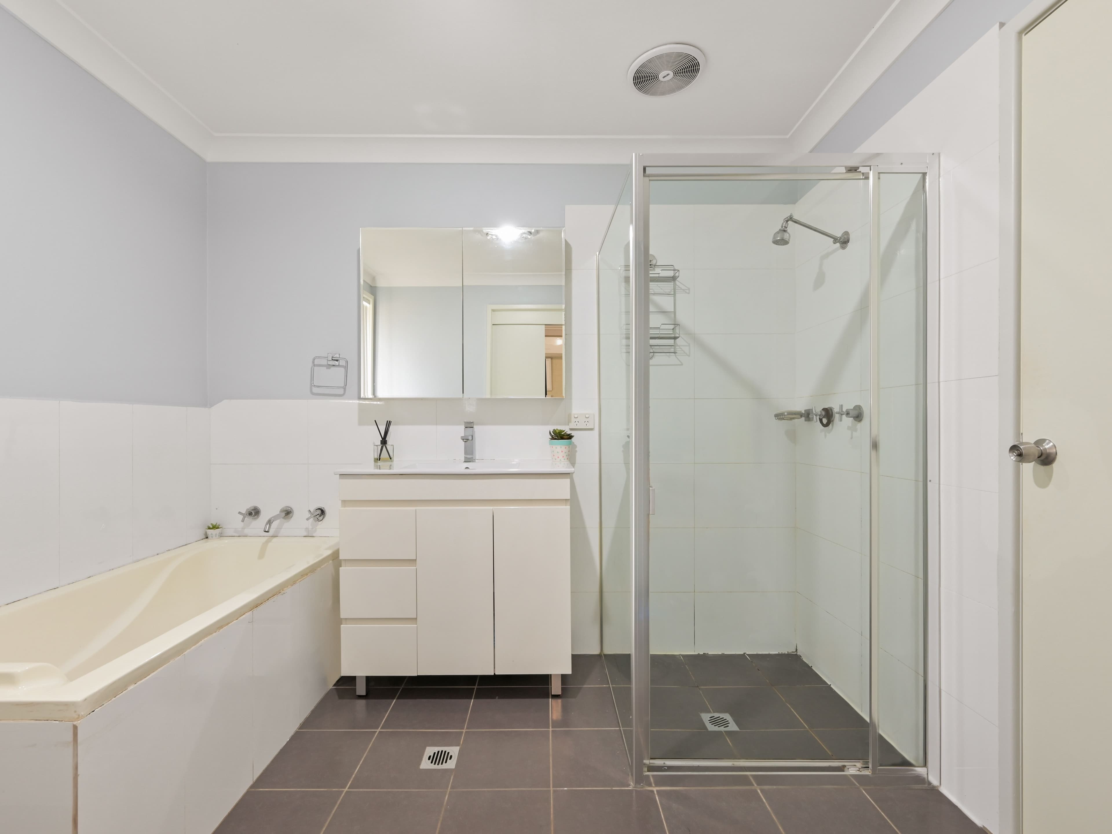63 Canterbury Road, Glenfield NSW 2167, Glenfield - Thumbnail 8