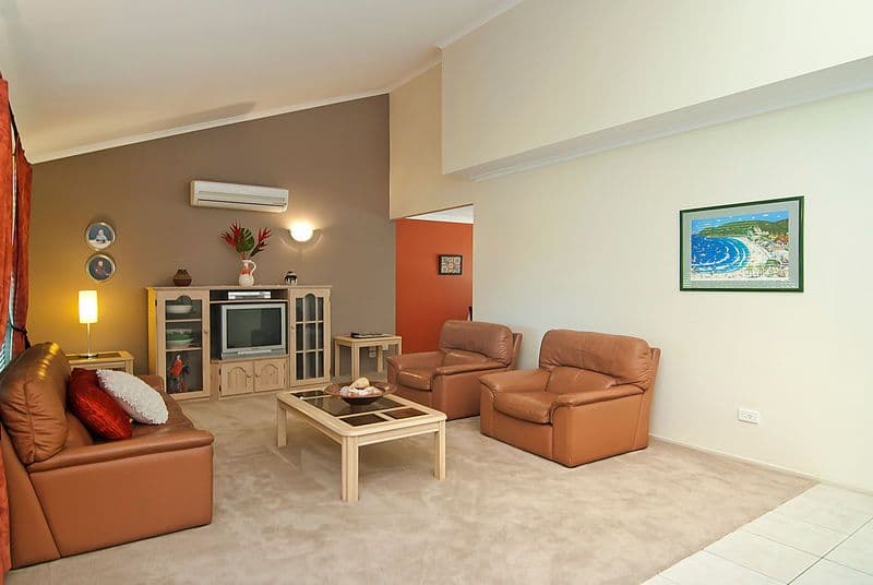 24 Poinsettia Crescent, CALAMVALE QLD 4116, Calamvale - Thumbnail 4