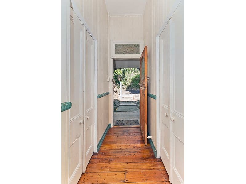 25 Zig Zag Street, RED HILL QLD 4059, Red Hill - Thumbnail 2