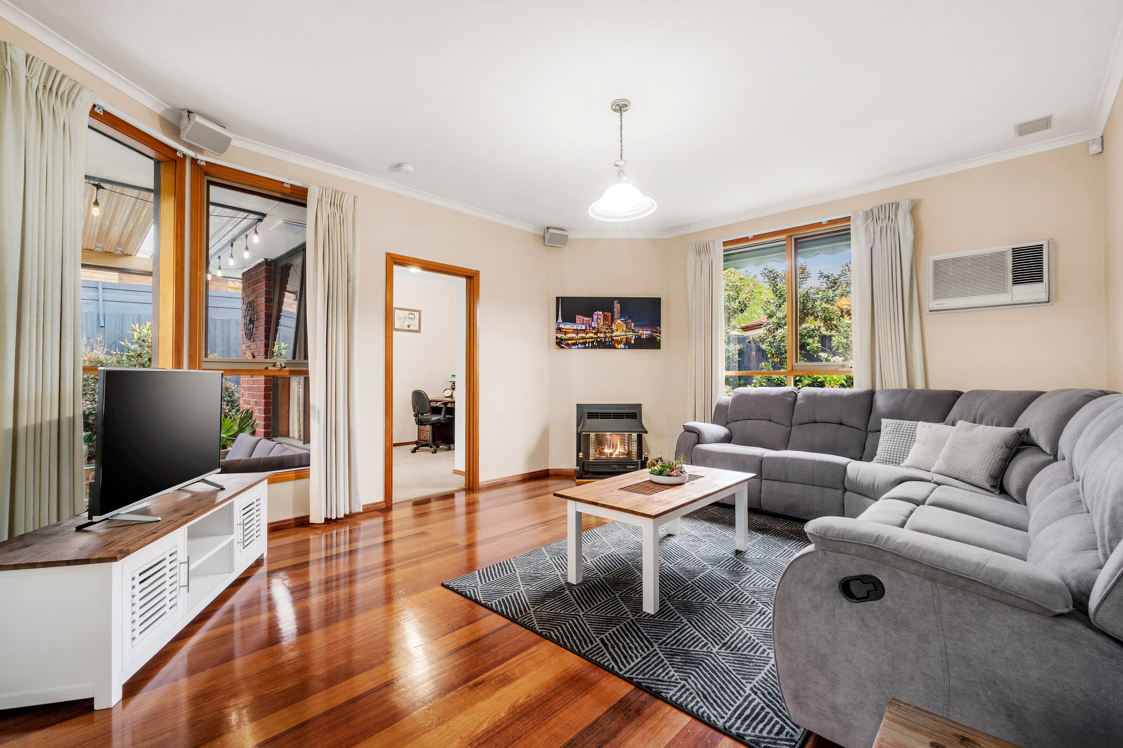 6 Woodview Place, Knoxfield VIC 3180, Knoxfield - Thumbnail 3