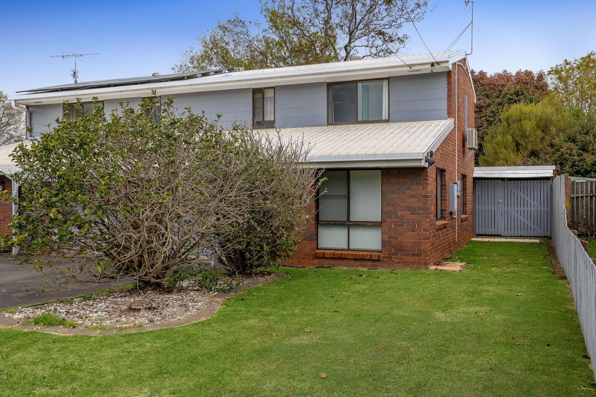 8 Edzill Street, Wilsonton Heights QLD 4350, Wilsonton Heights - Thumbnail 2