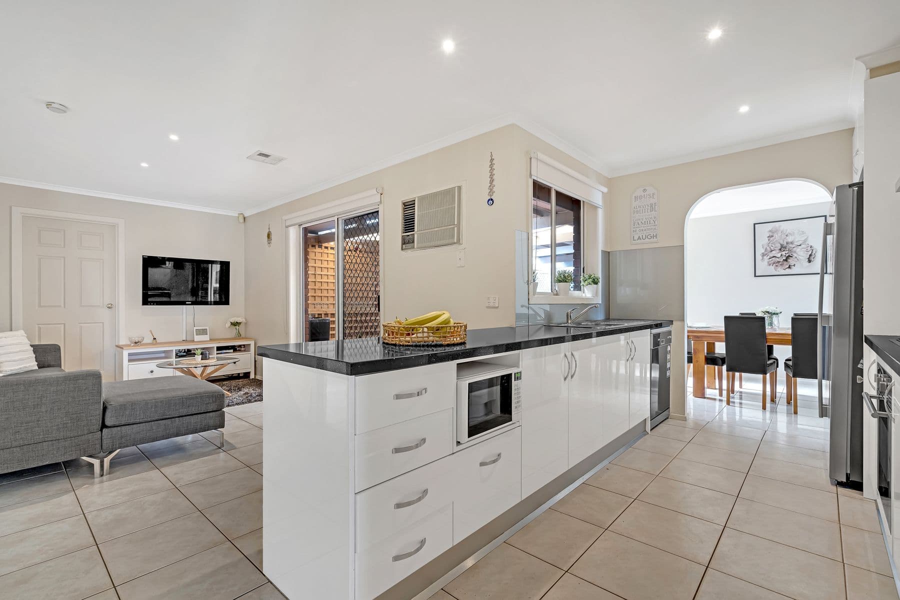 118 Bridgewater Road, Craigieburn VIC 3064, Craigieburn - Thumbnail 5