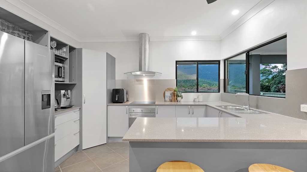 4 Stapleton Close, Redlynch, QLD, 4870, Redlynch - Thumbnail 5