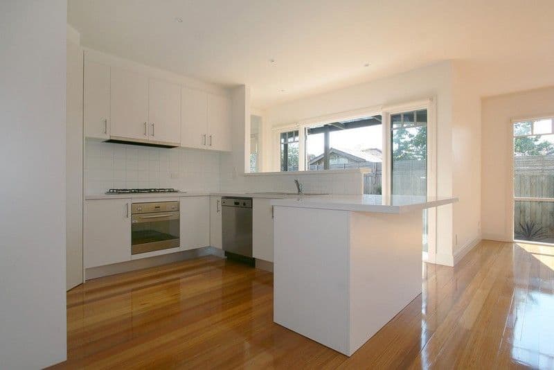 13 Eleebana Avenue, Hughesdale VIC 3166, Hughesdale - Thumbnail 3