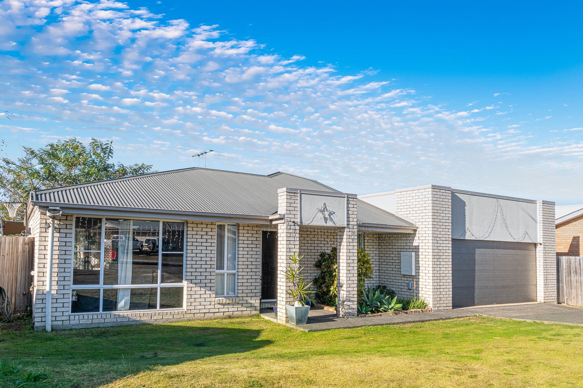 10 Pinehurst Avenue, Leichhardt QLD 4305, Leichhardt - Image 1
