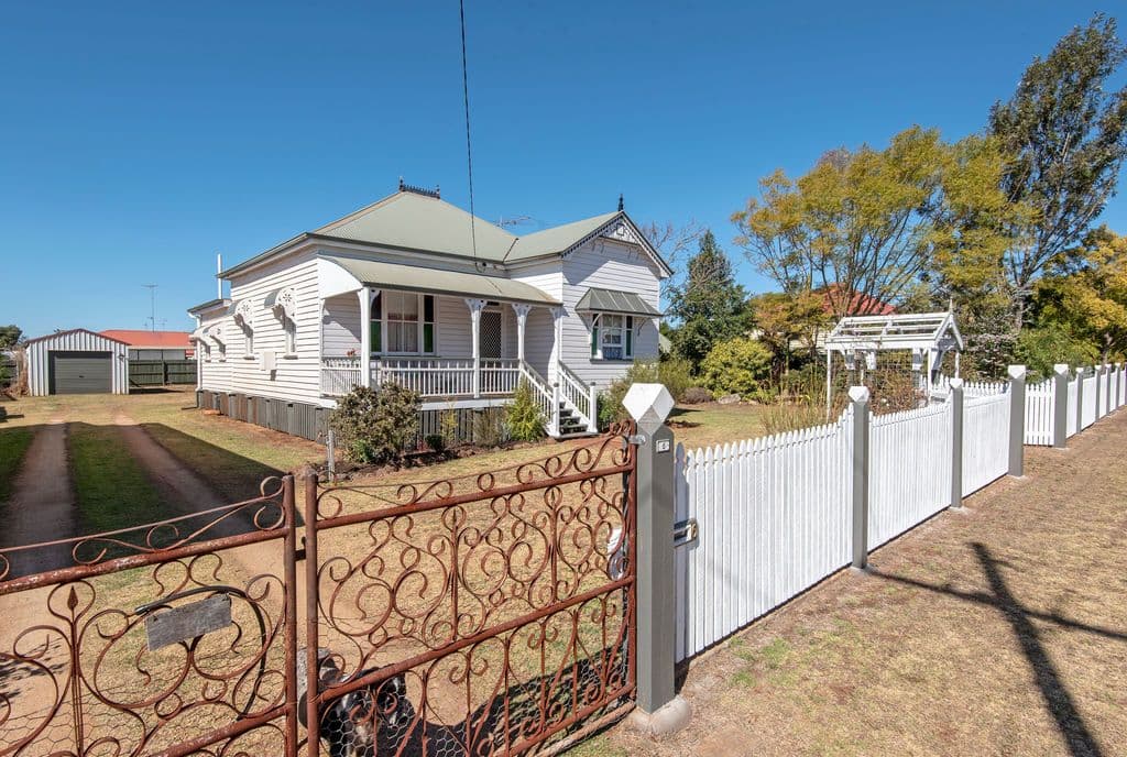6 Northland Street, Newtown QLD 4350, Newtown - Thumbnail 2