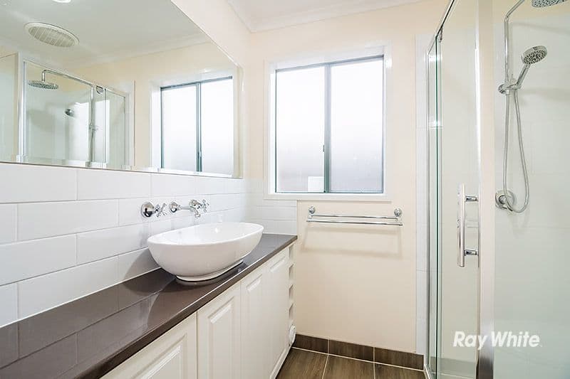 12 Wildwood Court, Cranbourne North VIC 3977, Cranbourne North - Thumbnail 5