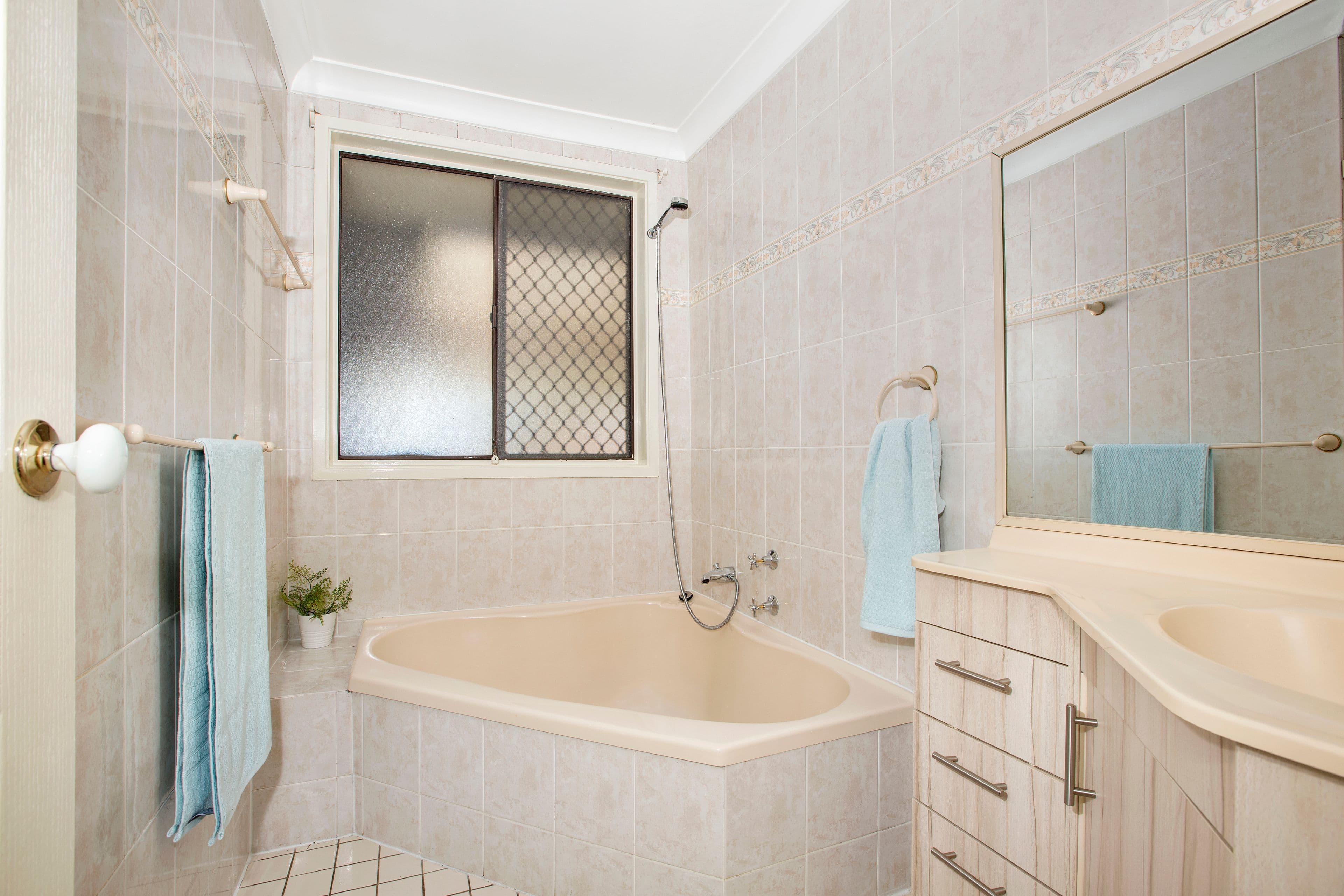 4 Tallagandra Drive, Quakers Hill NSW 2763, Quakers Hill - Thumbnail 7