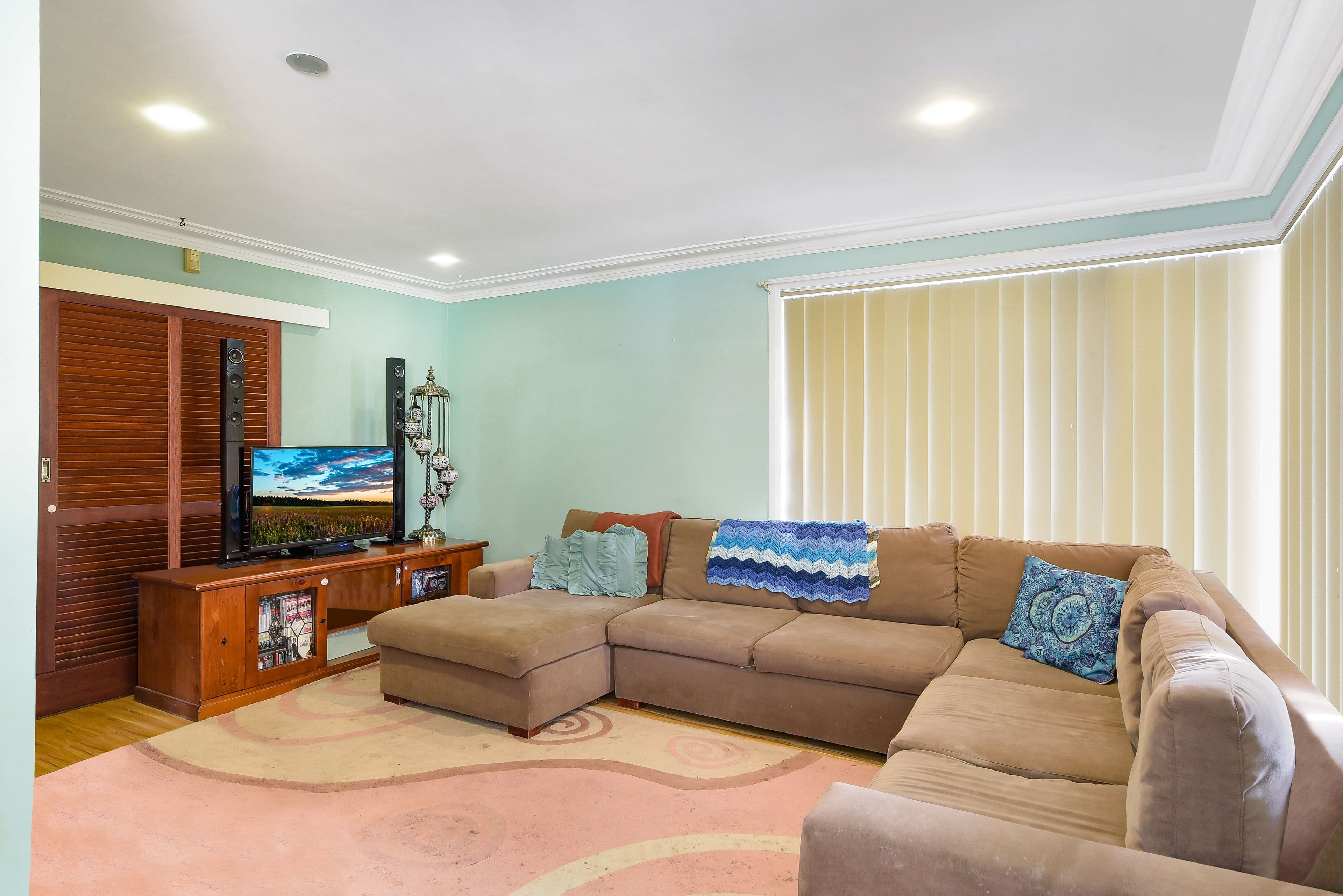24 Raymond Avenue, Campbelltown - Thumbnail 2