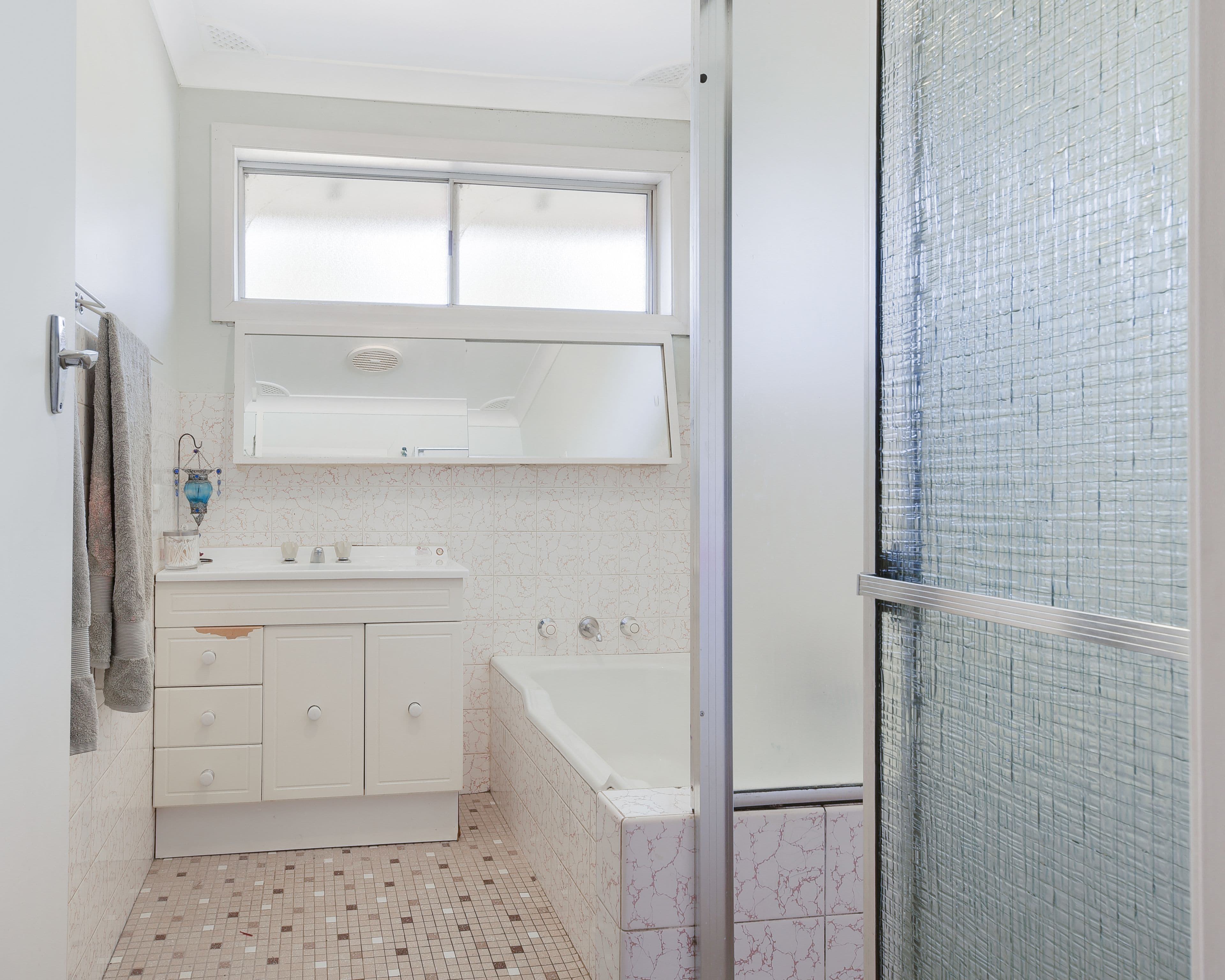 24 Raymond Avenue, Campbelltown - Thumbnail 6