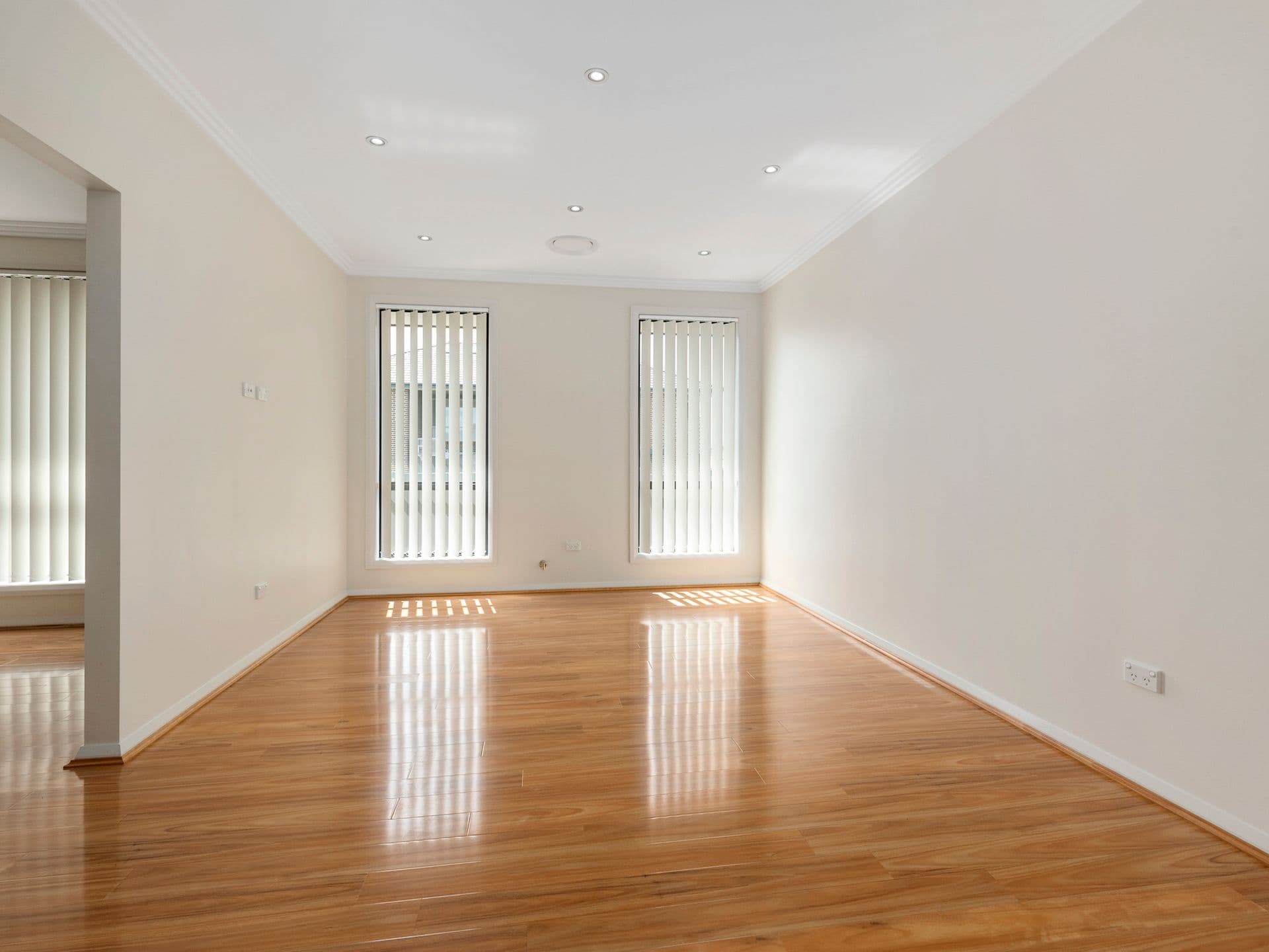 10 Lorikeet Street, Gregory Hills - Thumbnail 2