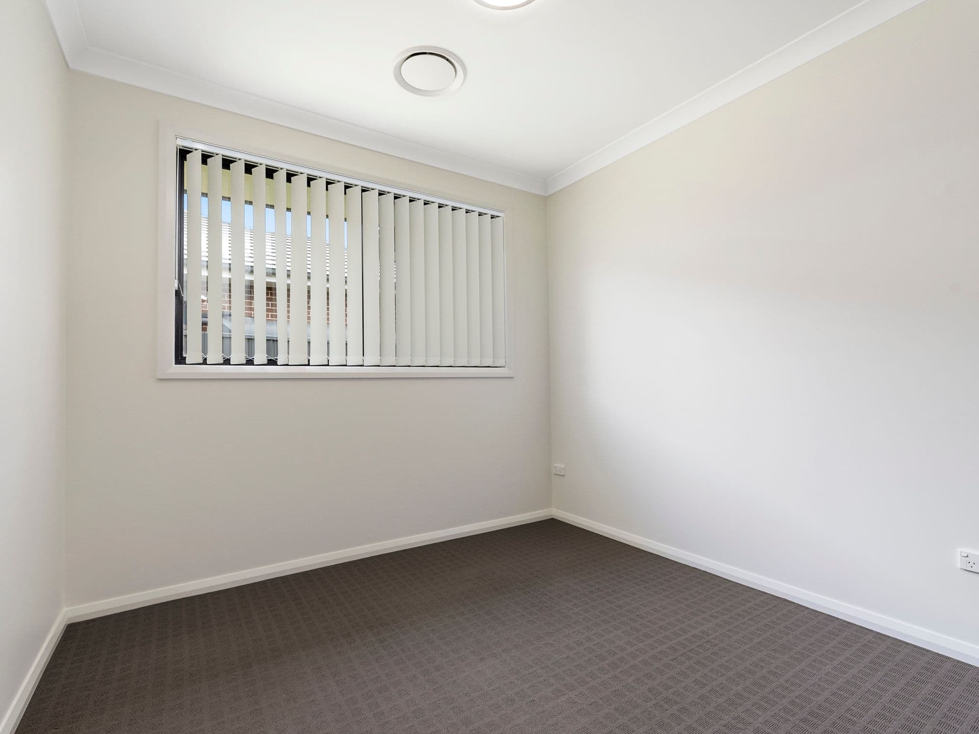 10 Lorikeet Street, Gregory Hills - Thumbnail 6