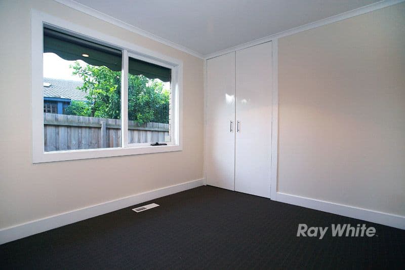 12 Simmonds Court, WANTIRNA SOUTH VIC 3152, Wantirna South - Thumbnail 4