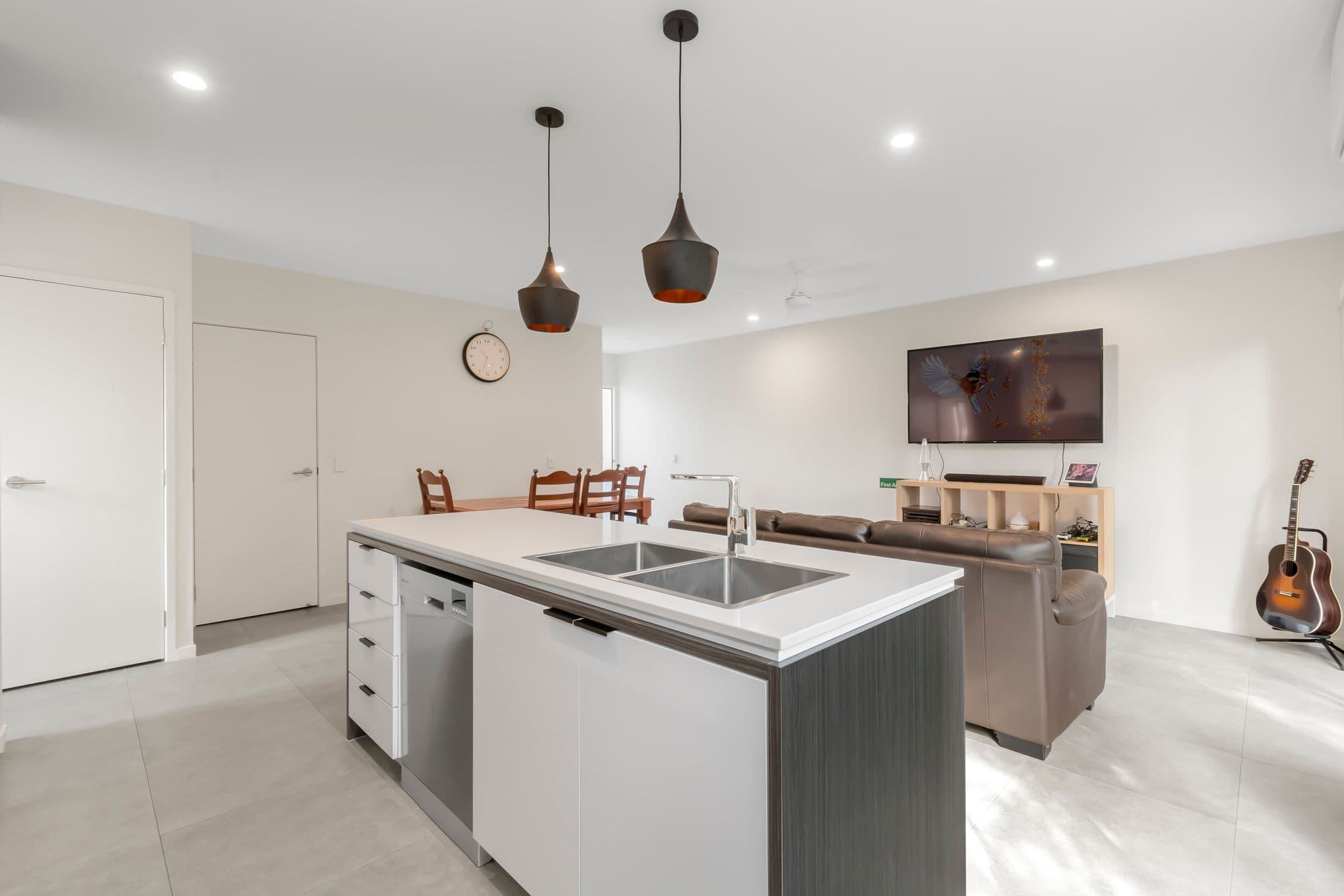 8 Angela Way, Pimpama QLD 4209, Pimpama - Thumbnail 2