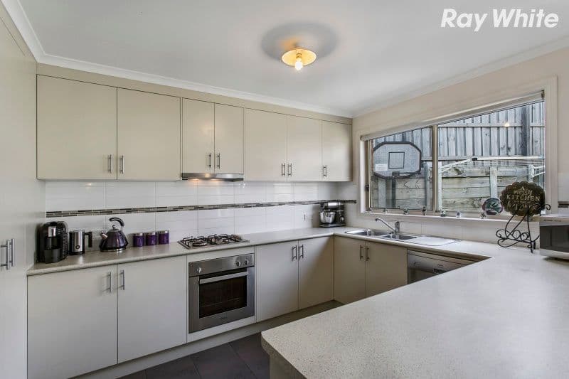 18-20 Ben Drive, Pakenham VIC 3810, Pakenham - Thumbnail 3
