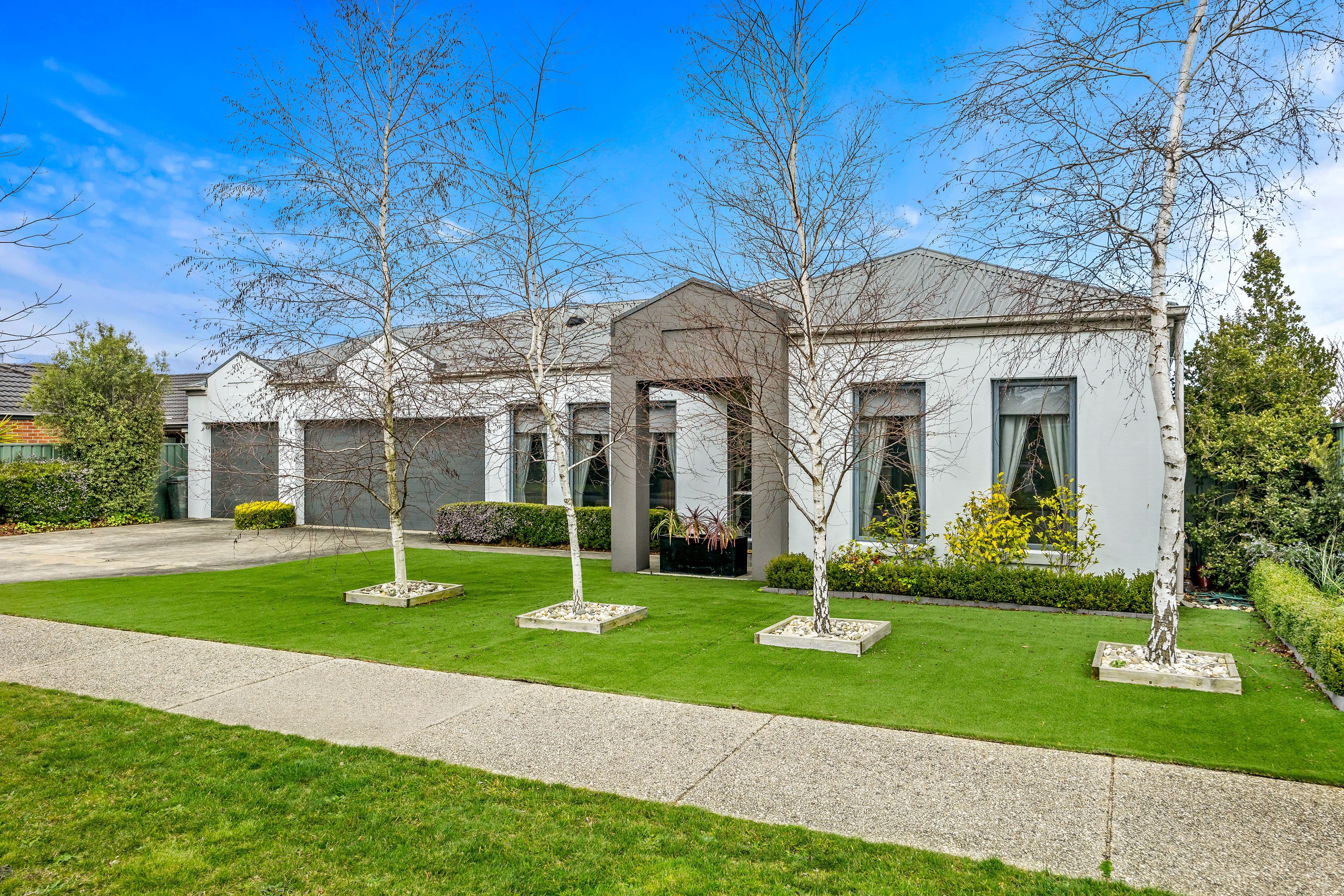33 St Chester Avenue, Lake Gardens VIC 3355, Lake Gardens - Image 1