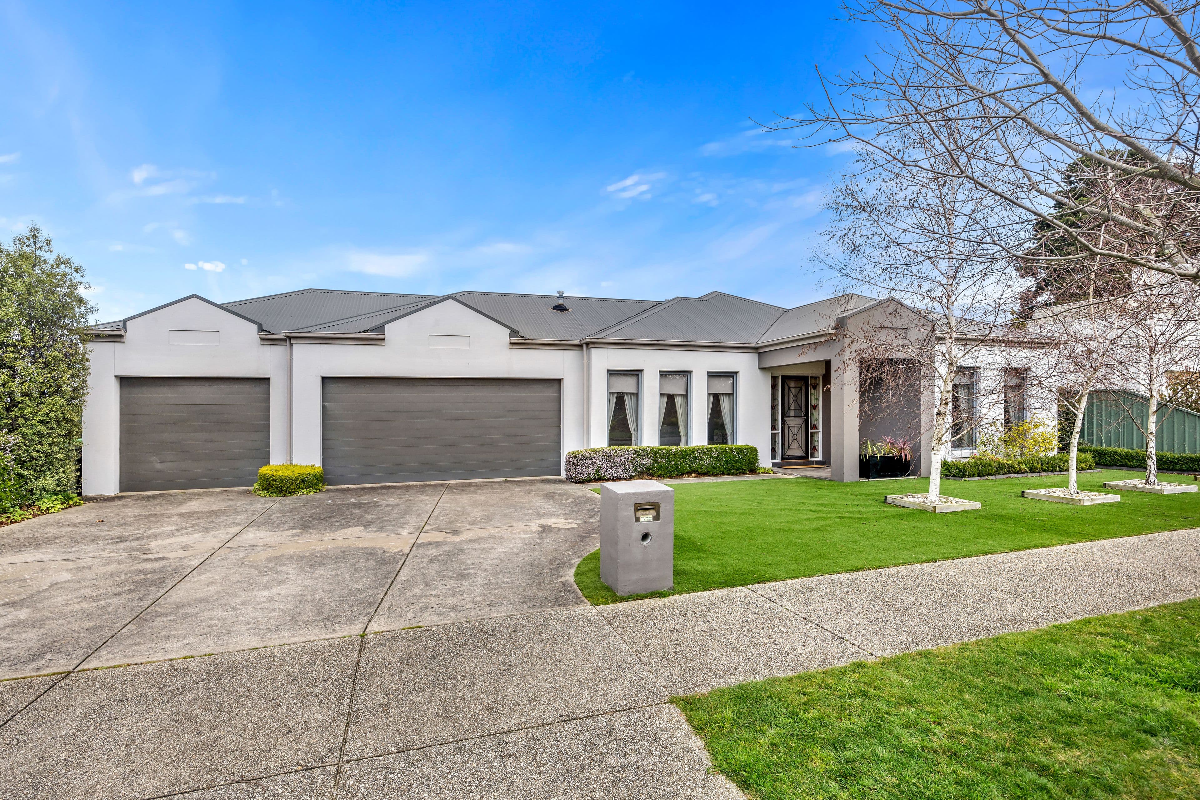 33 St Chester Avenue, Lake Gardens VIC 3355, Lake Gardens - Thumbnail 2