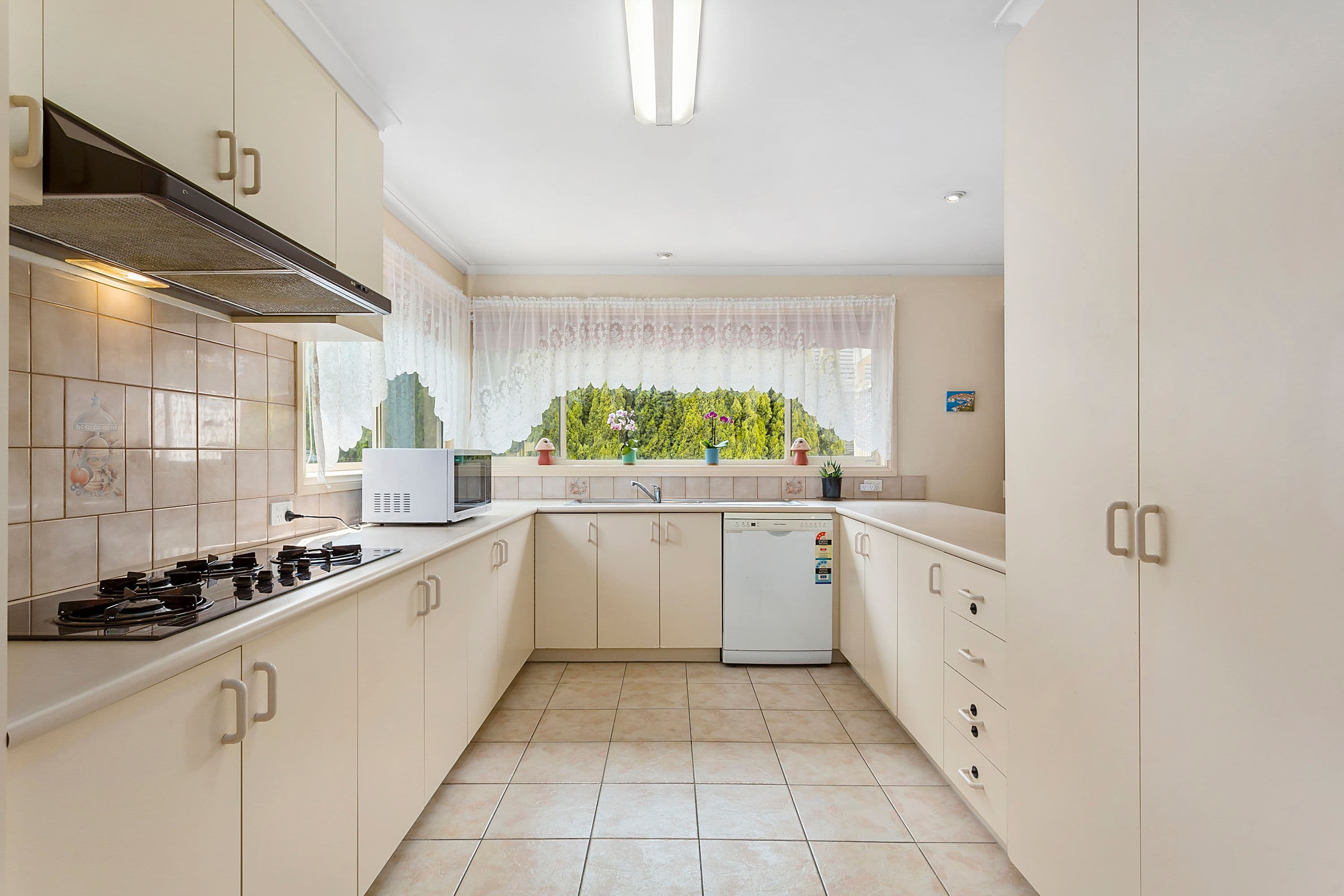 31 Albrecht Avenue, Berwick VIC 3806, Berwick - Thumbnail 4