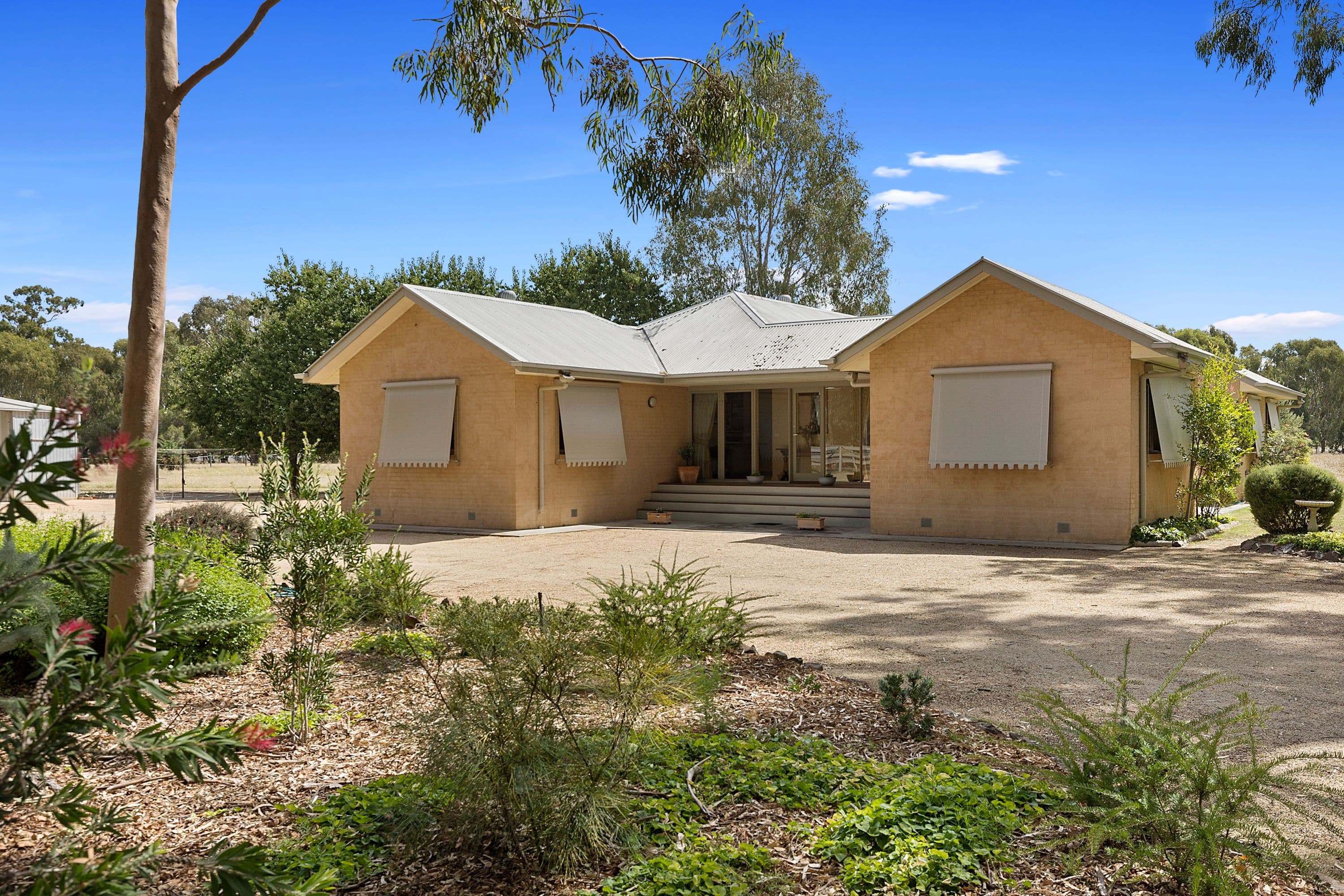 13 Murray Road, Koonoomoo VIC 3644, Koonoomoo - Thumbnail 2