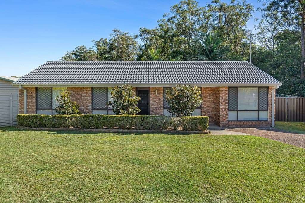 7 Castell Close, Kincumber - Image 1