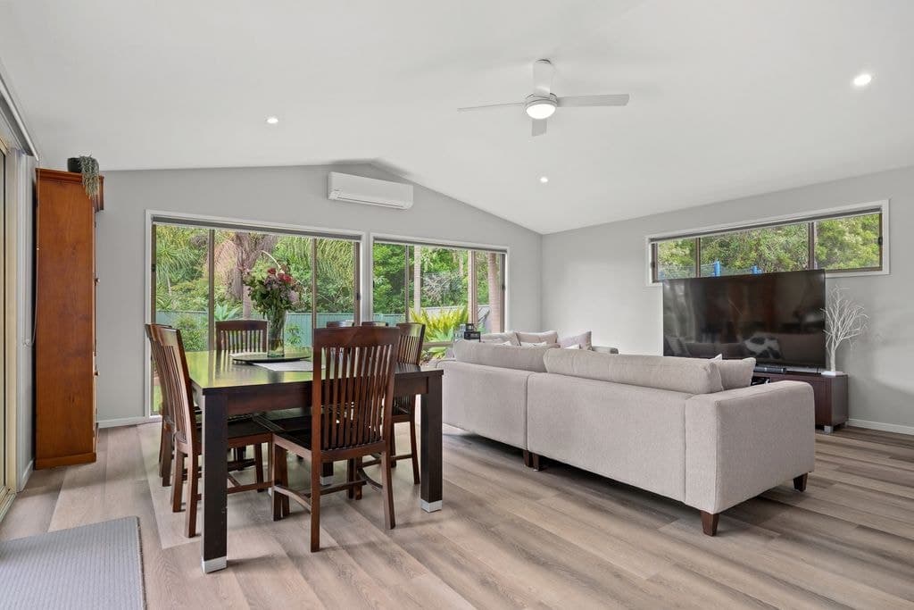 7 Castell Close, Kincumber - Thumbnail 2