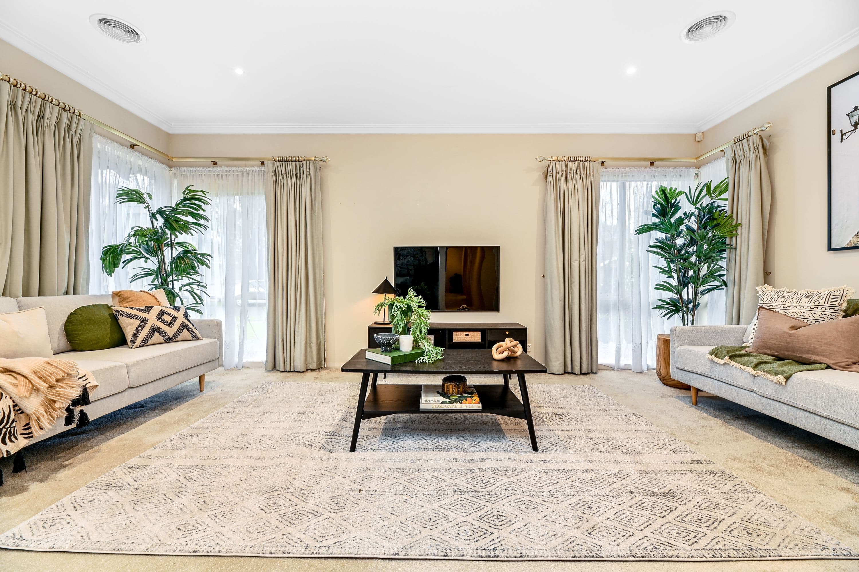 4 Amber Grove, Mount Waverley VIC 3149, Mount Waverley - Thumbnail 2