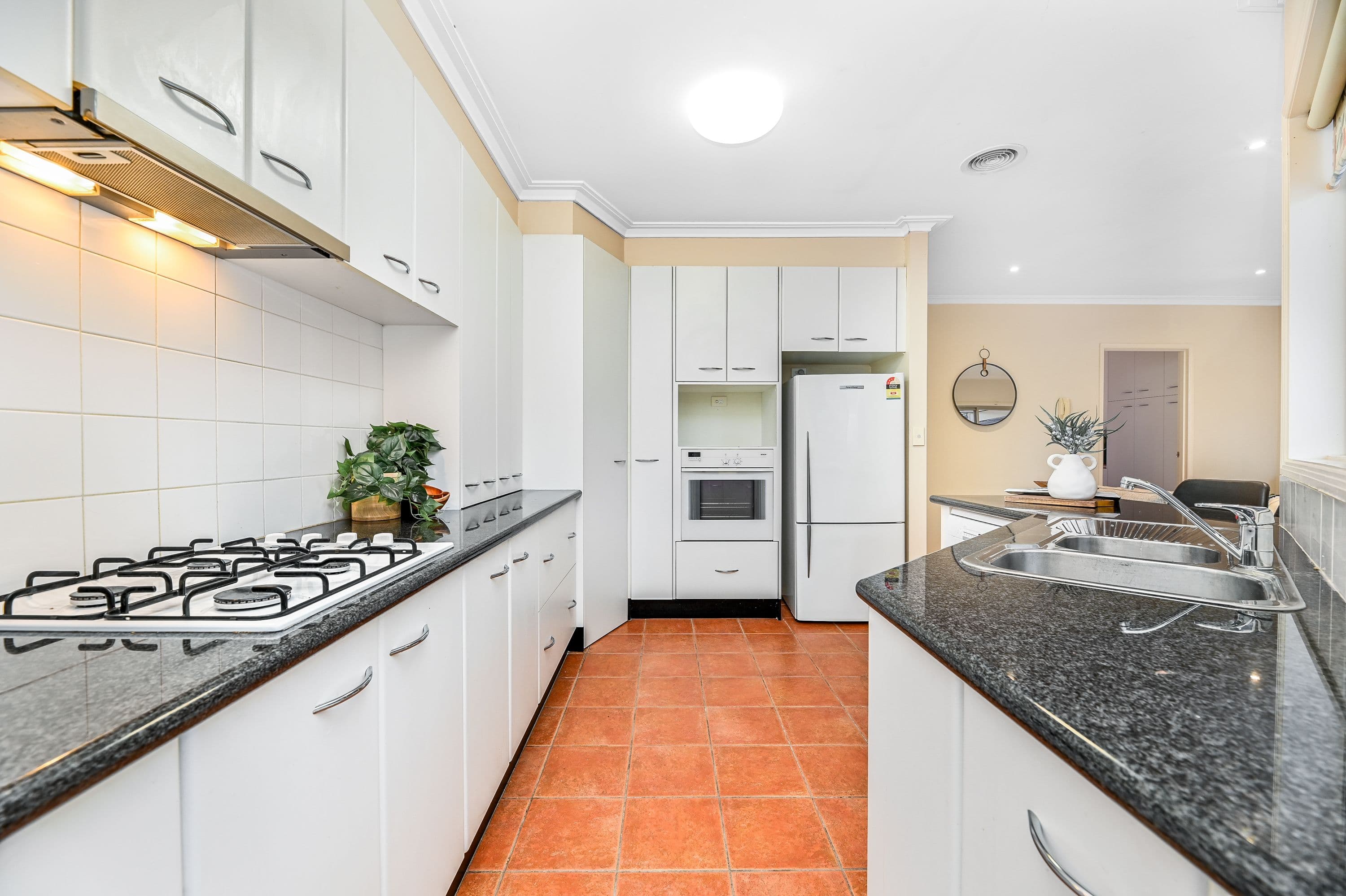4 Amber Grove, Mount Waverley VIC 3149, Mount Waverley - Thumbnail 4
