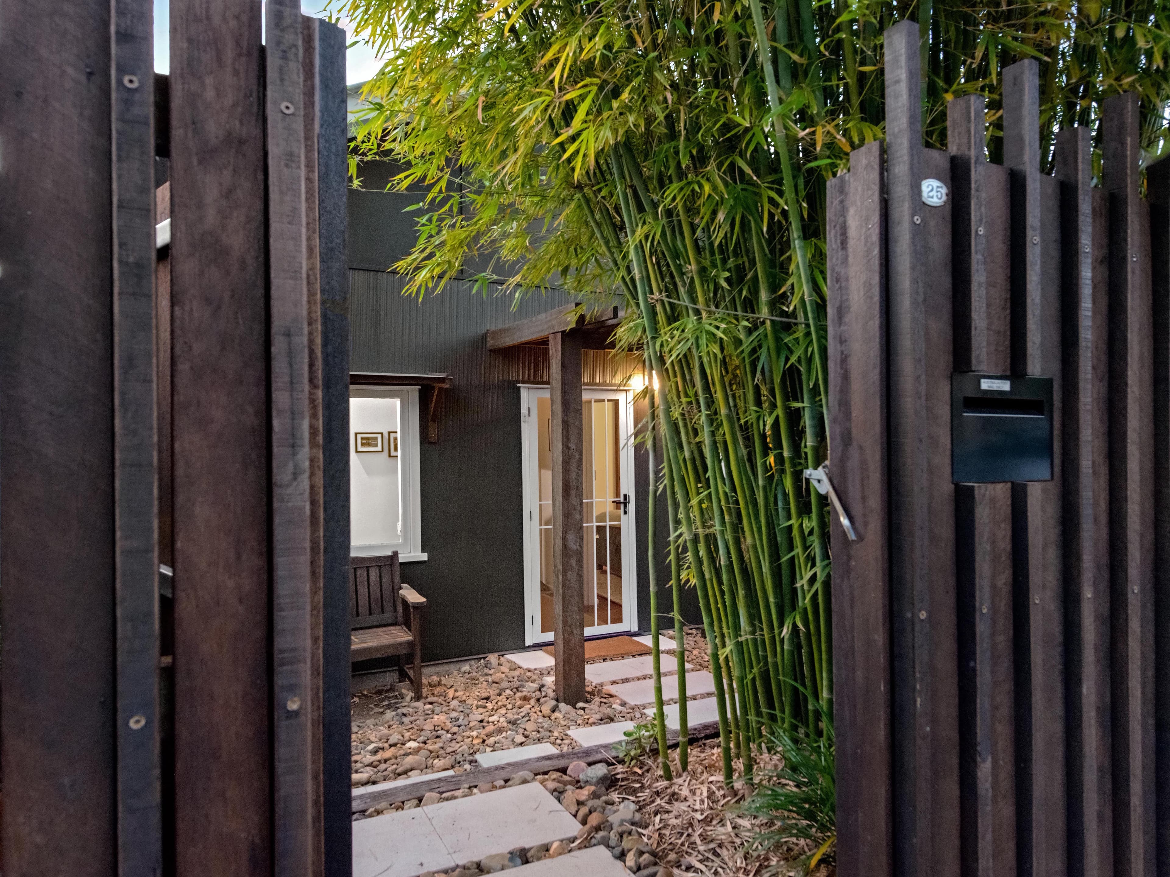 25 Middle Street, Highgate Hill QLD 4101, Highgate Hill - Thumbnail 2