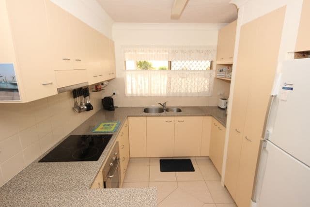 183 Kennedy Drive, TWEED HEADS WEST NSW 2485, Tweed Heads West - Thumbnail 2