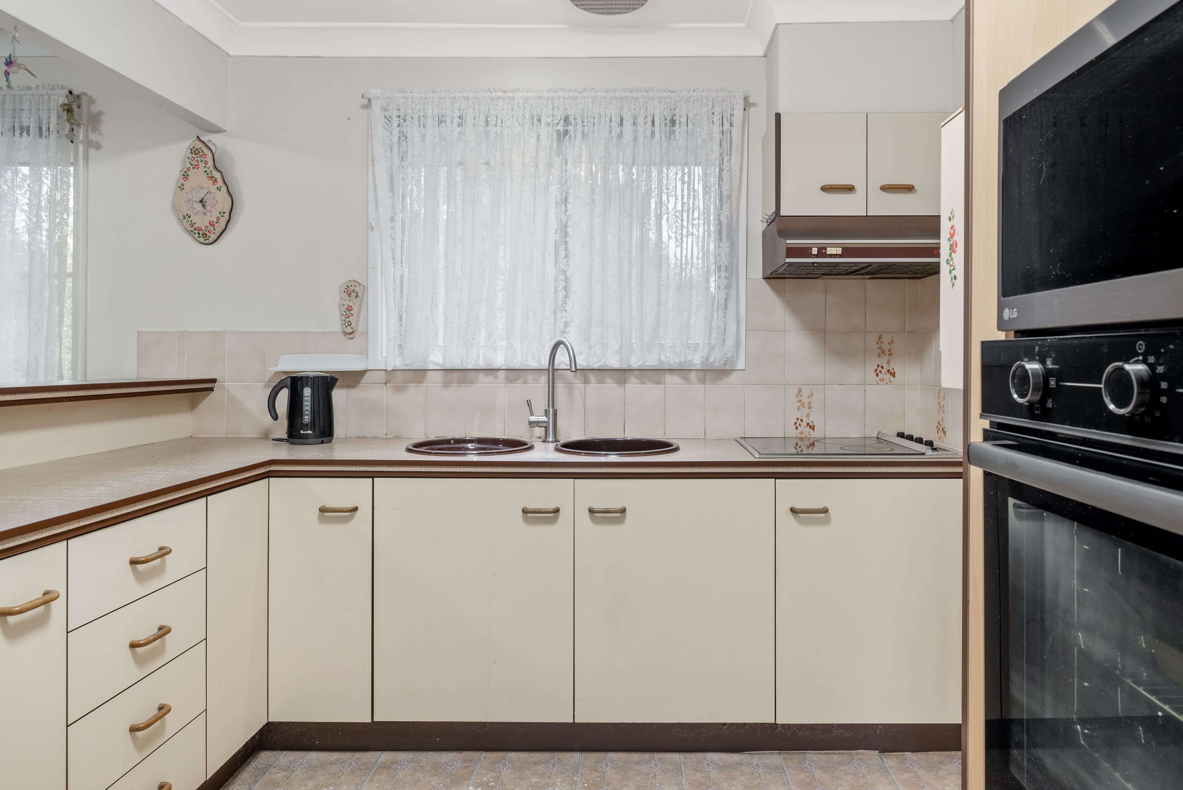 11 Fitzroy Crescent, Leumeah NSW 2560, Leumeah - Thumbnail 2