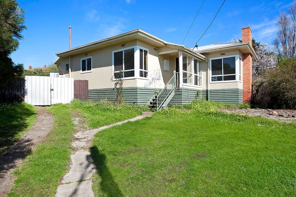 9 Russell Avenue, WARRNAMBOOL VIC 3280, Warrnambool - Image 1