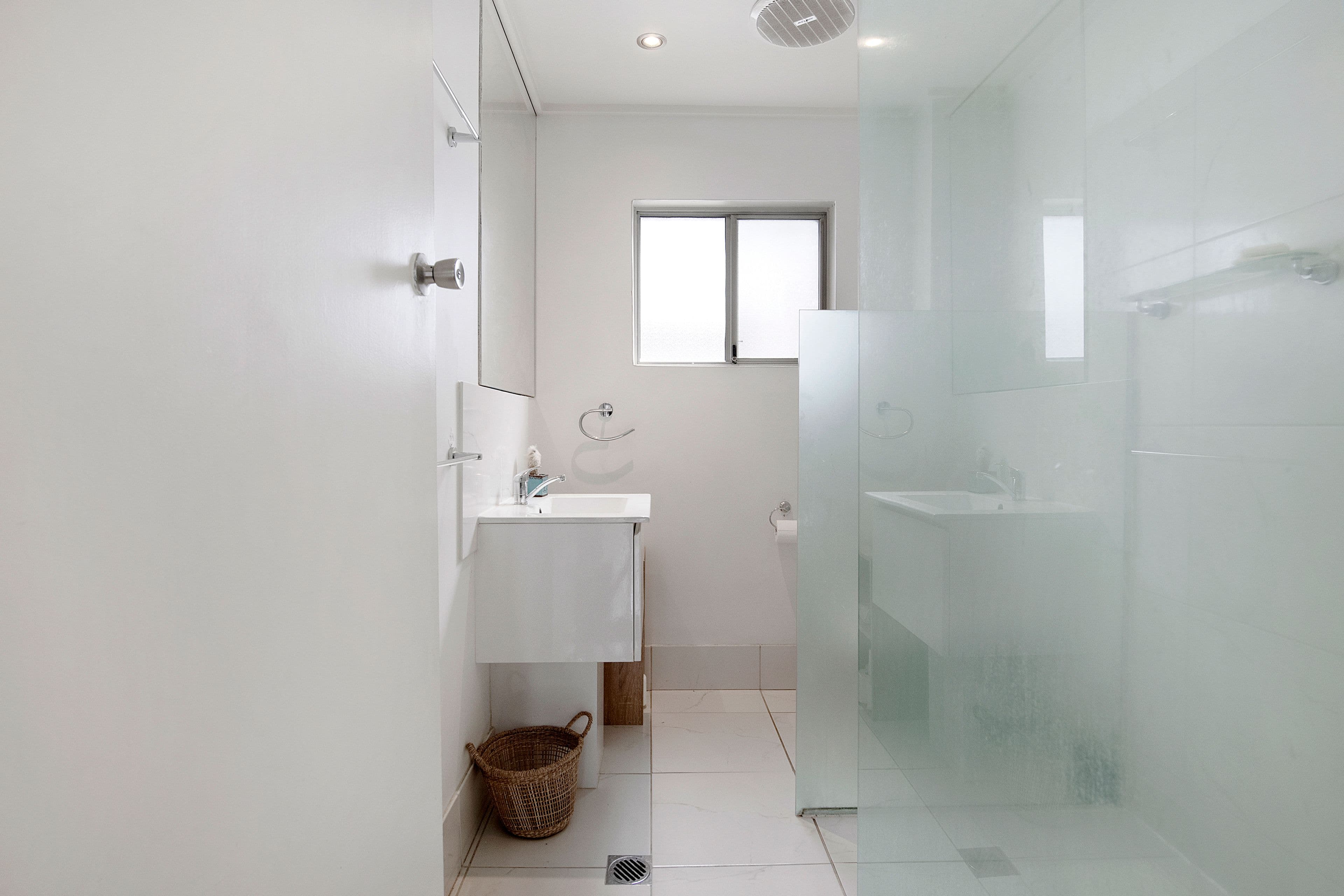 18 Peerless Avenue, Mermaid Beach QLD 4218, Mermaid Beach - Thumbnail 6