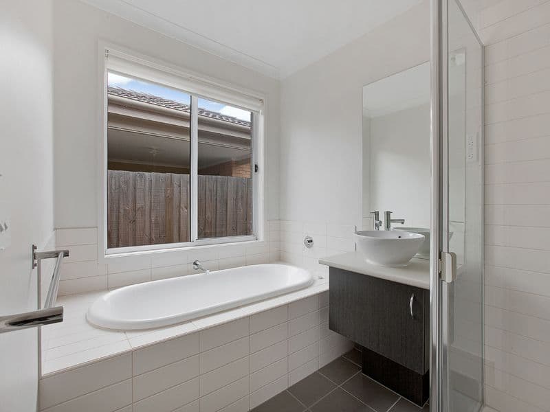 8 Rowanval Terrace, MERNDA VIC 3754, Mernda - Thumbnail 2