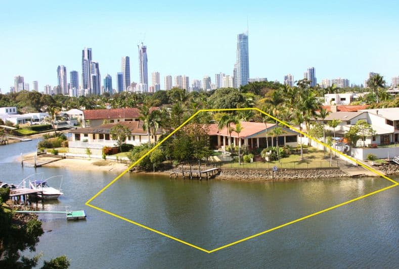 22 Binda Place, SORRENTO QLD 4217, Sorrento - Thumbnail 2
